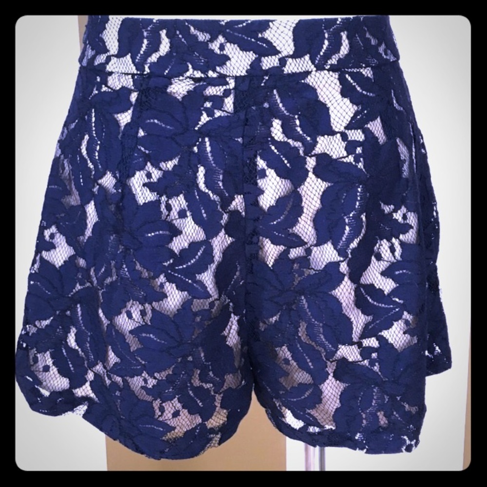 💙💙Lush Navy blue and cream lace shorts size medium